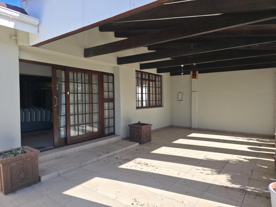 4 Bedroom Property for Sale in Paradise Beach Eastern Cape
